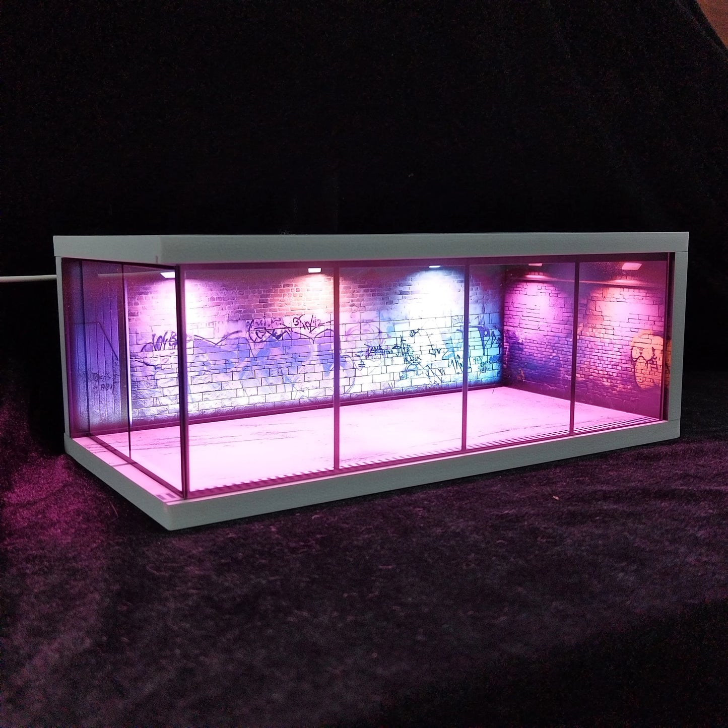 1/64 Scale Car Garage Diorama with USB LED Light Realistic Parking Lot Display Case for Model Cars & Miniature Vehicles