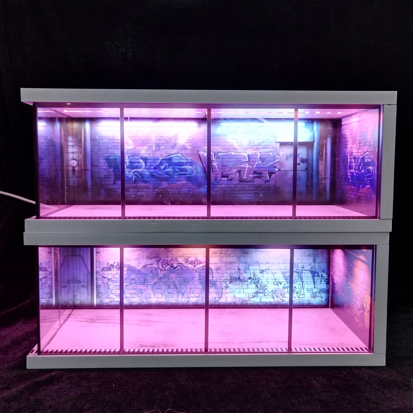 1/64 Scale Car Garage Diorama with USB LED Light Realistic Parking Lot Display Case for Model Cars & Miniature Vehicles