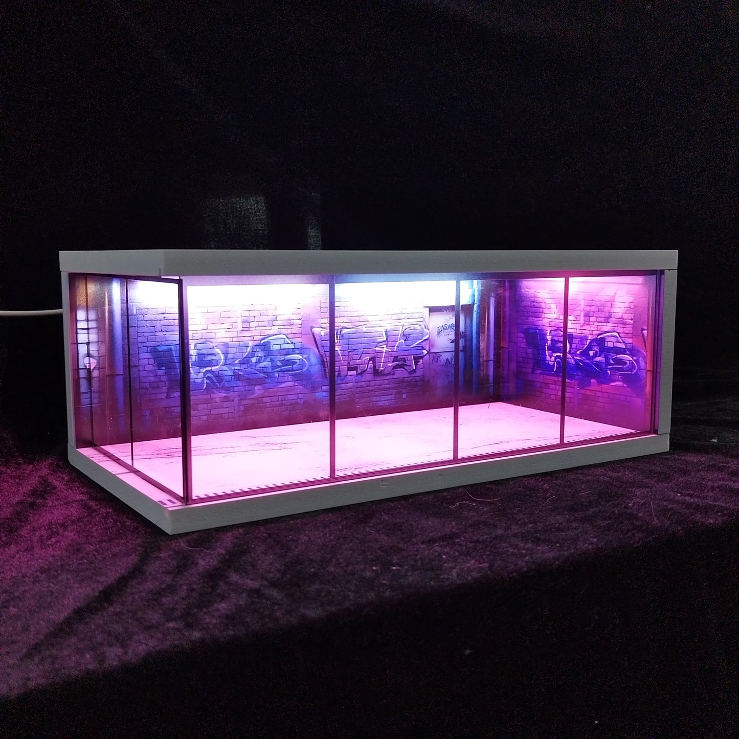 1/64 Scale Car Garage Diorama with USB LED Light Realistic Parking Lot Display Case for Model Cars & Miniature Vehicles